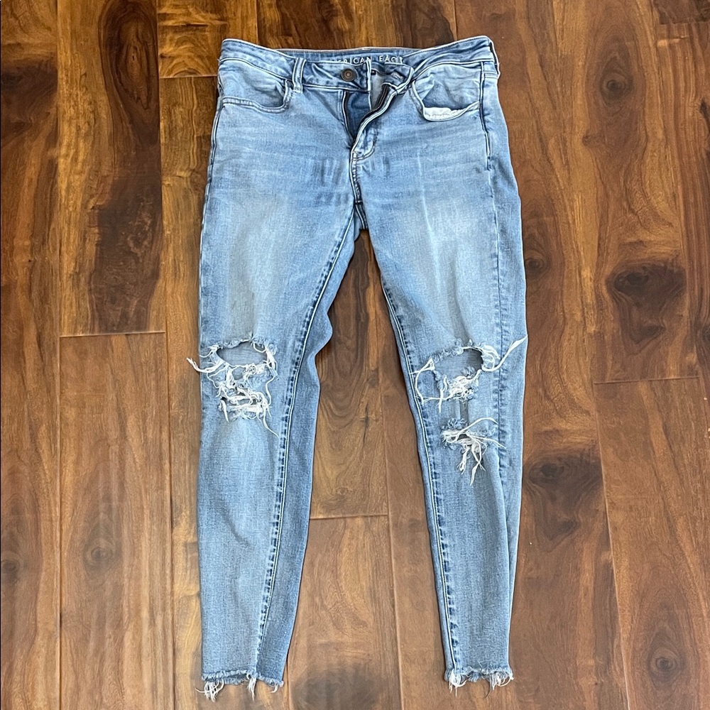 American Eagle Outfitters Light Blue Distressed Skinny Jeans